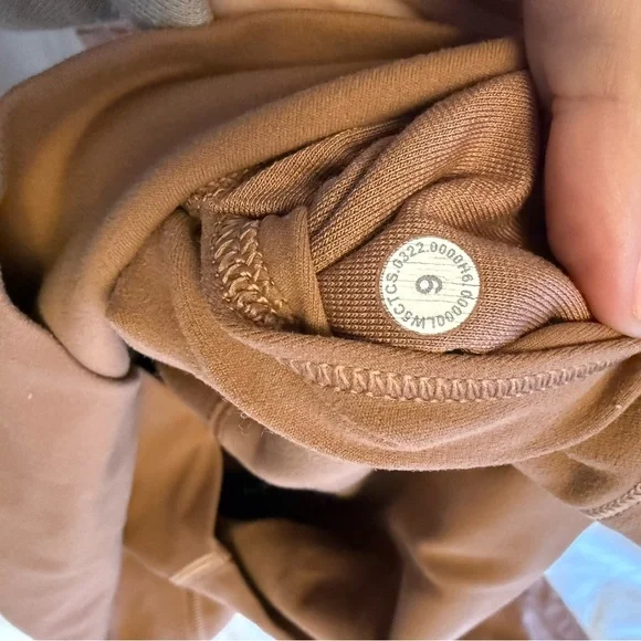 Lululemon Women’s Lined Align HR Leggings 28in in Dusty Clay size 6 - Picture 6 of 6